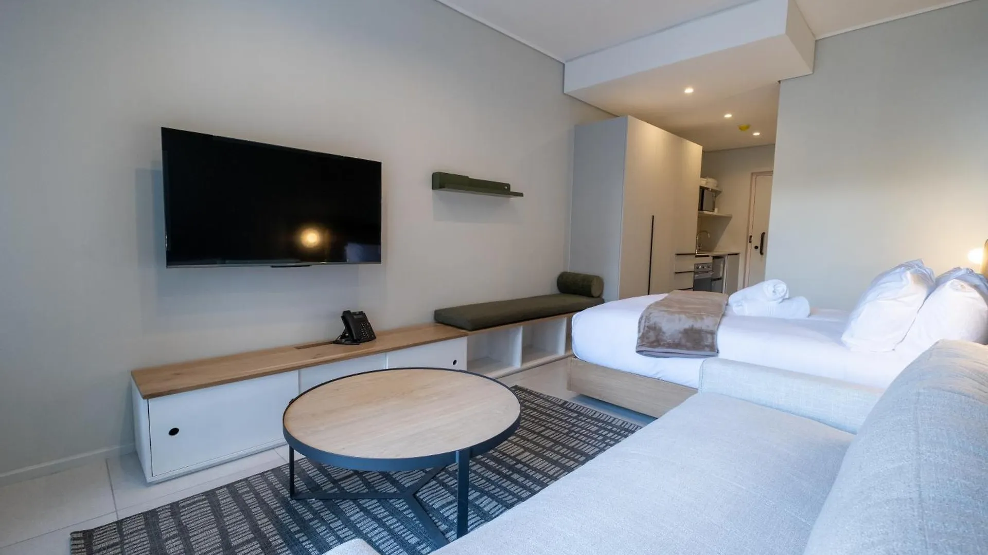 The Rose509: City Centre Stylish Studio Apartment Cape Town
